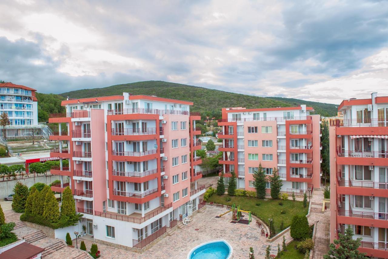 Privilege Beach Apartments Sveti Vlas Extérieur photo